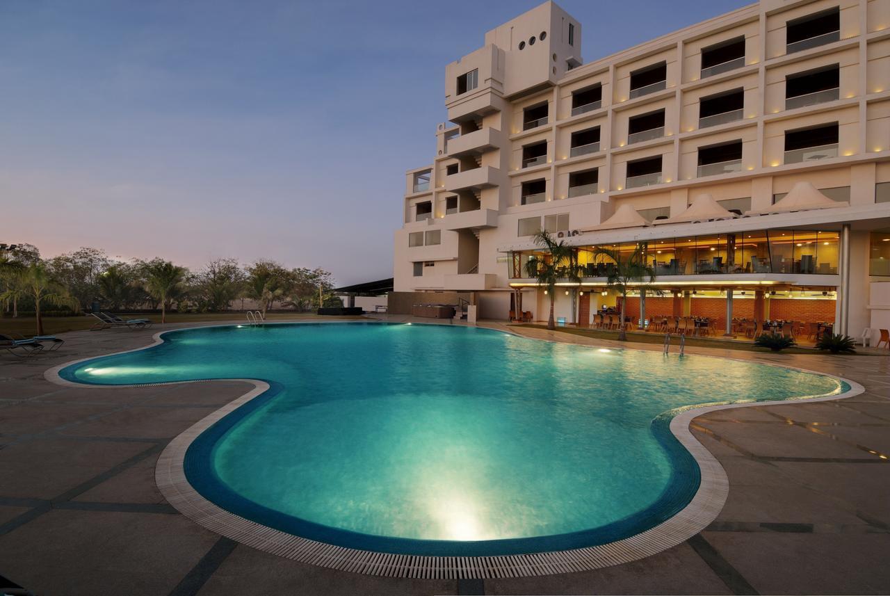 Seasons Rajkot Hotel Exterior photo