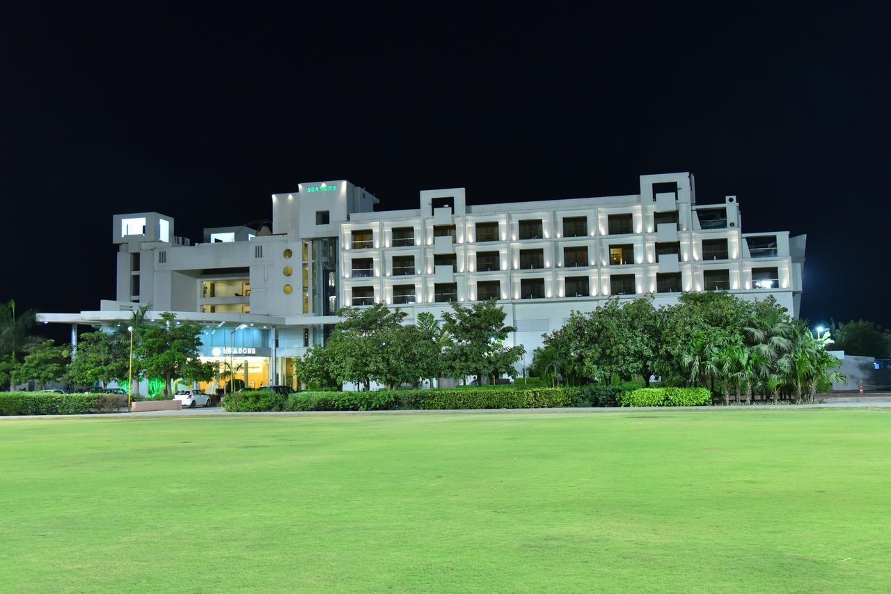 Seasons Rajkot Hotel Exterior photo